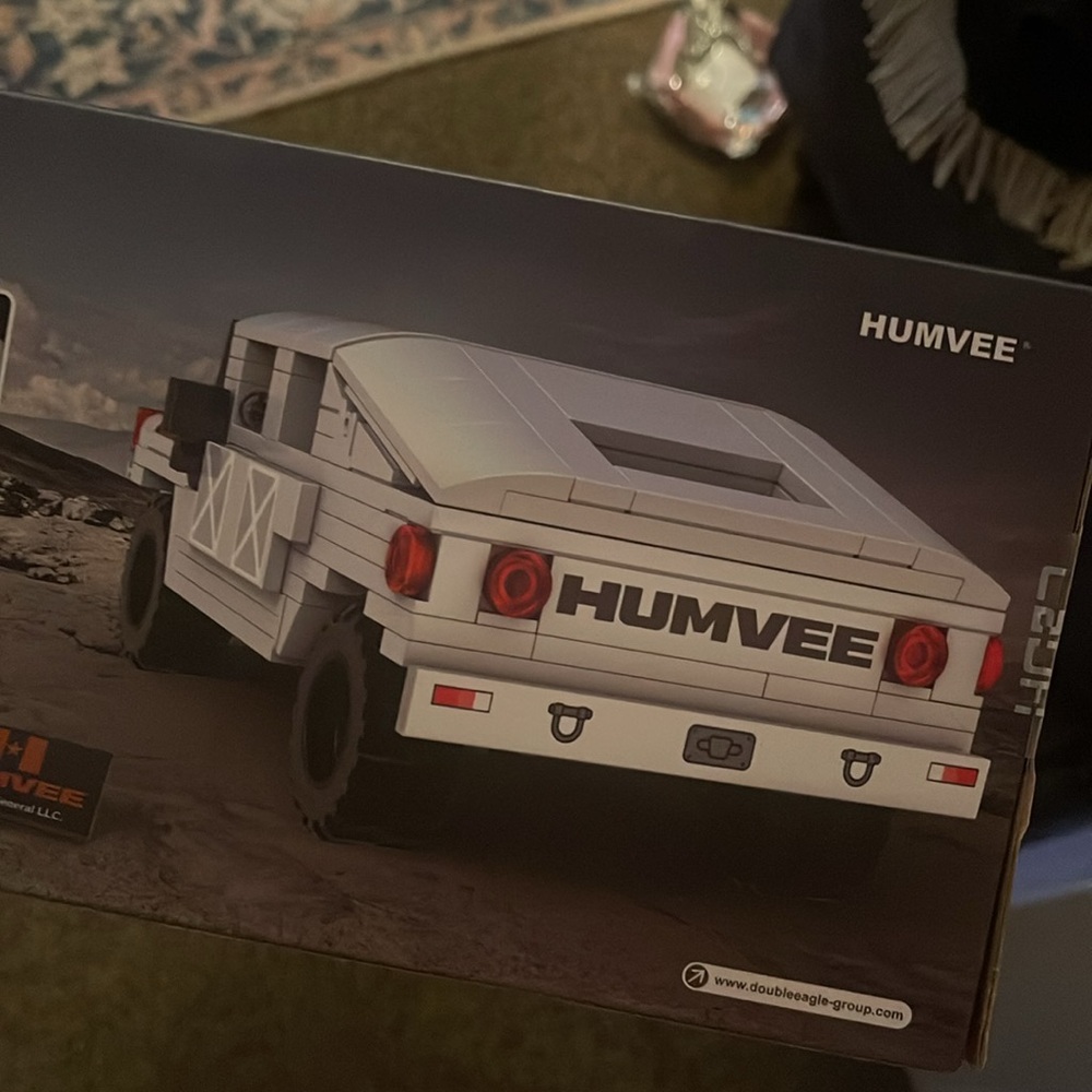 CaDA Humvee Building Set - Picture 3 of 3